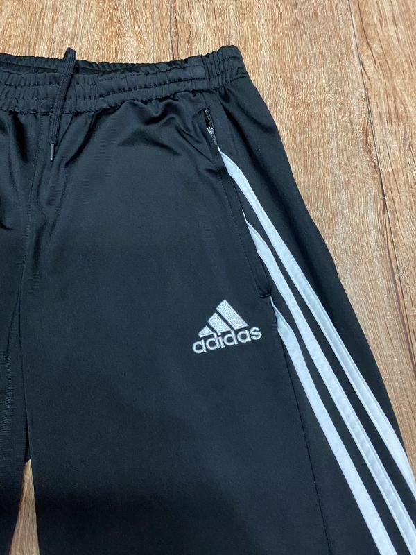 Черные спортивные штаны Adidas